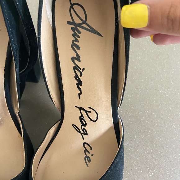 Black high heels - Picture 4 of 5